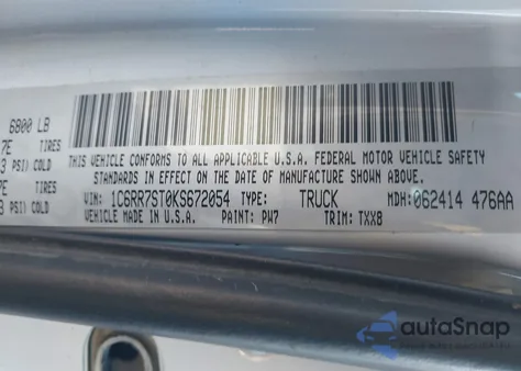 2019 Ram 1500 Classic Tradesman 4X4 6'4 Box z USA, uszkodzony, nr VIN 1C6RR7ST0KS672054
